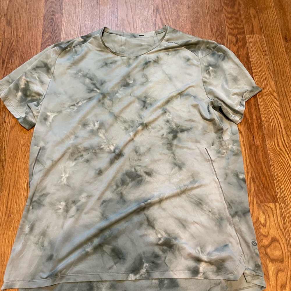 Lululemon athletic shirt